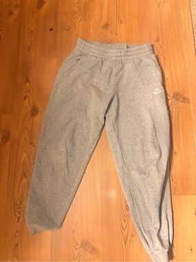 Nike Grey Kids Fleece Joggers with White Logo
